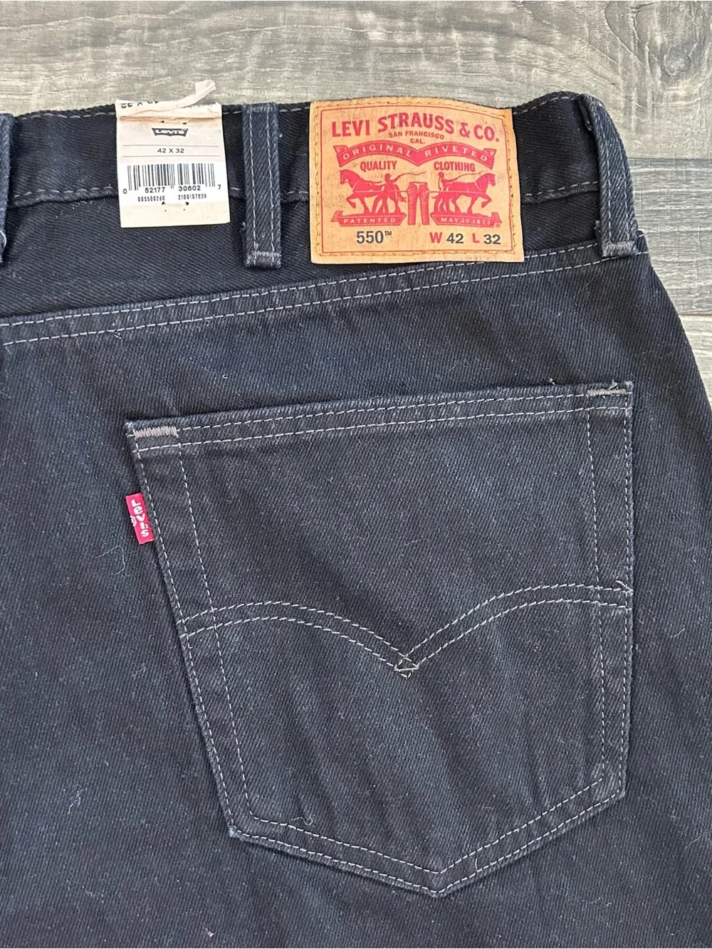 42x32 NWT Levi’s 550 Relaxed Jeans Mens Black Tapered Leg 100% Cotton 0055